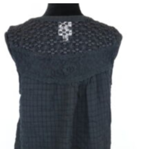 Black Lace Textured V Neck Tassel Tank Top-64-263 - Picture 2 of 5